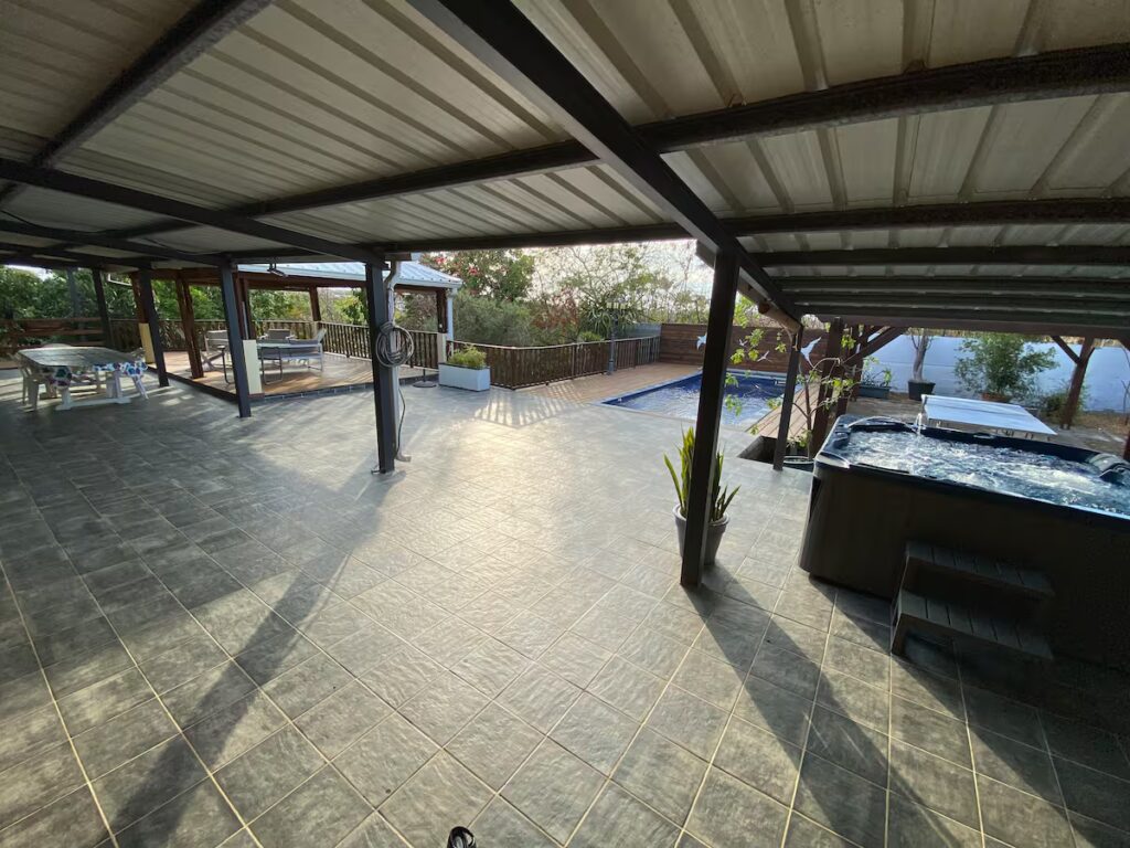 la-kaz-paille-en-queue-villa-avec-piscine-la-reunion-3ba3f27a-8b14-4367-80b9-d4432e3998bf